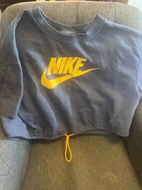 Nike Blue Cropped Short Sleeved Sweatshirt with Yellow Logo and drawstring